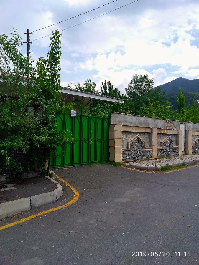 Апартаменты Gabala,Yard, House Экстерьер фото